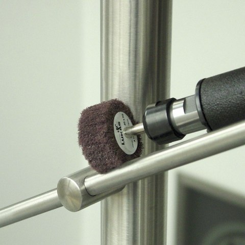 ŚCIERNICA TRZPIENIOWA Z WŁÓKNINY 0530.06 A106