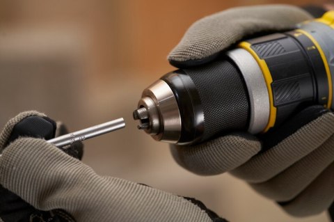 WIERTARKO-WKRĘTARKA AKUMULATOROWA UDAROWA V20 18V 0*AH