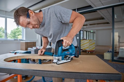 WYRZYNARKA AKUMULATOROWA GST 18V-155 BC 0*AH L-BOXX