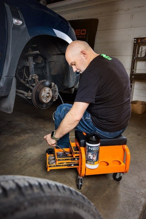 STOŁEK WARSZTATOWY NA KÓŁKACH Z SZUFLADAMI NA NARZĘDZIA