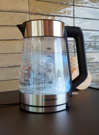 CZAJNIK ELEKTRYCZNY 1.7L. PODŚWIETLENIE LED EKG401