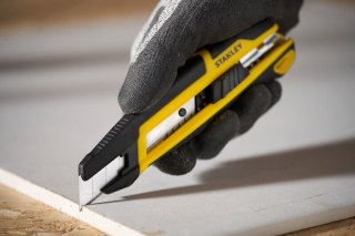 NÓŻ MPP ZE ZINTEGROWANYM SYSTEMEM ODŁAMYWANIA - ŚRUBOOWA