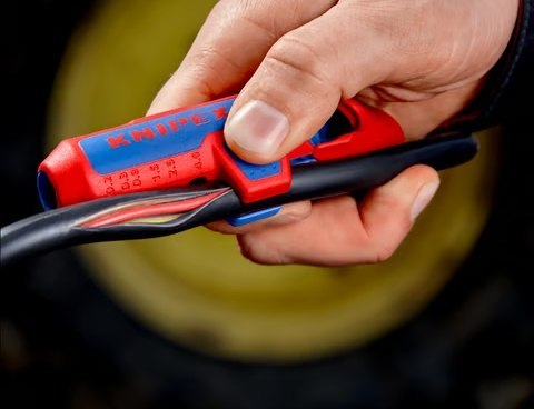 UNIWERSALNE NARZĘDZIE DO ŚCIĄGANIA IZOLACJI FOTOWOLTAIKA